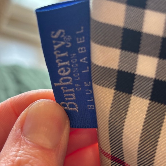 Burberry Blue Label Beige Novacheck Tote with Black Leather Handles - Picture 3 of 12